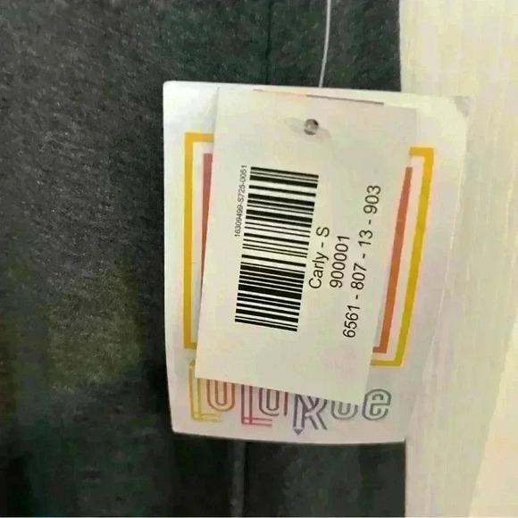 LuLaRoe Carly gray dipped black size small. New with tags. - Picture 2 of 5